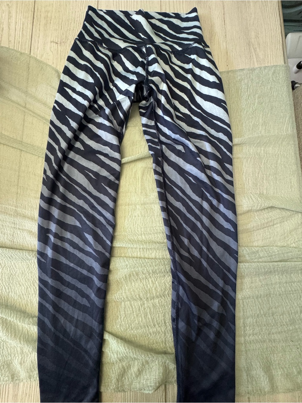 aerie Zebra-Stripe High-Waist Leggings in Black & White